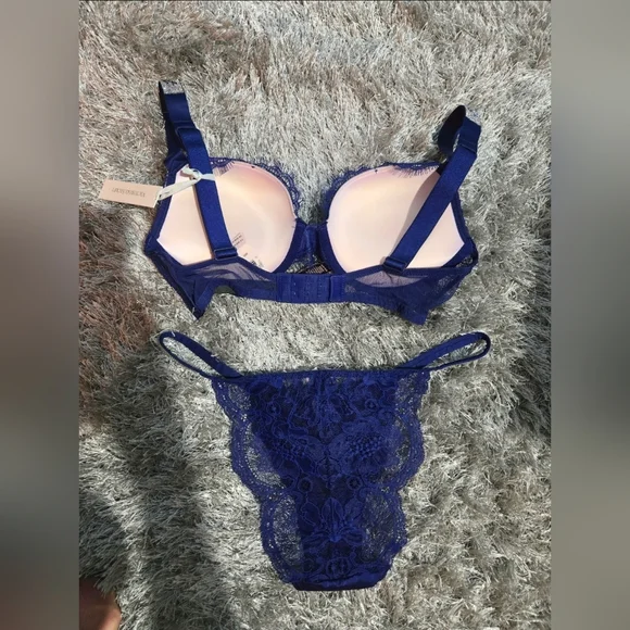 Victoria's Secret Navy Lace Bra and Panty Set - Picture 2 of 5